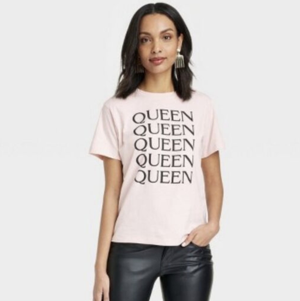 NWOT 👑Queen Graphic Tee - Pink Plus T-Shirt